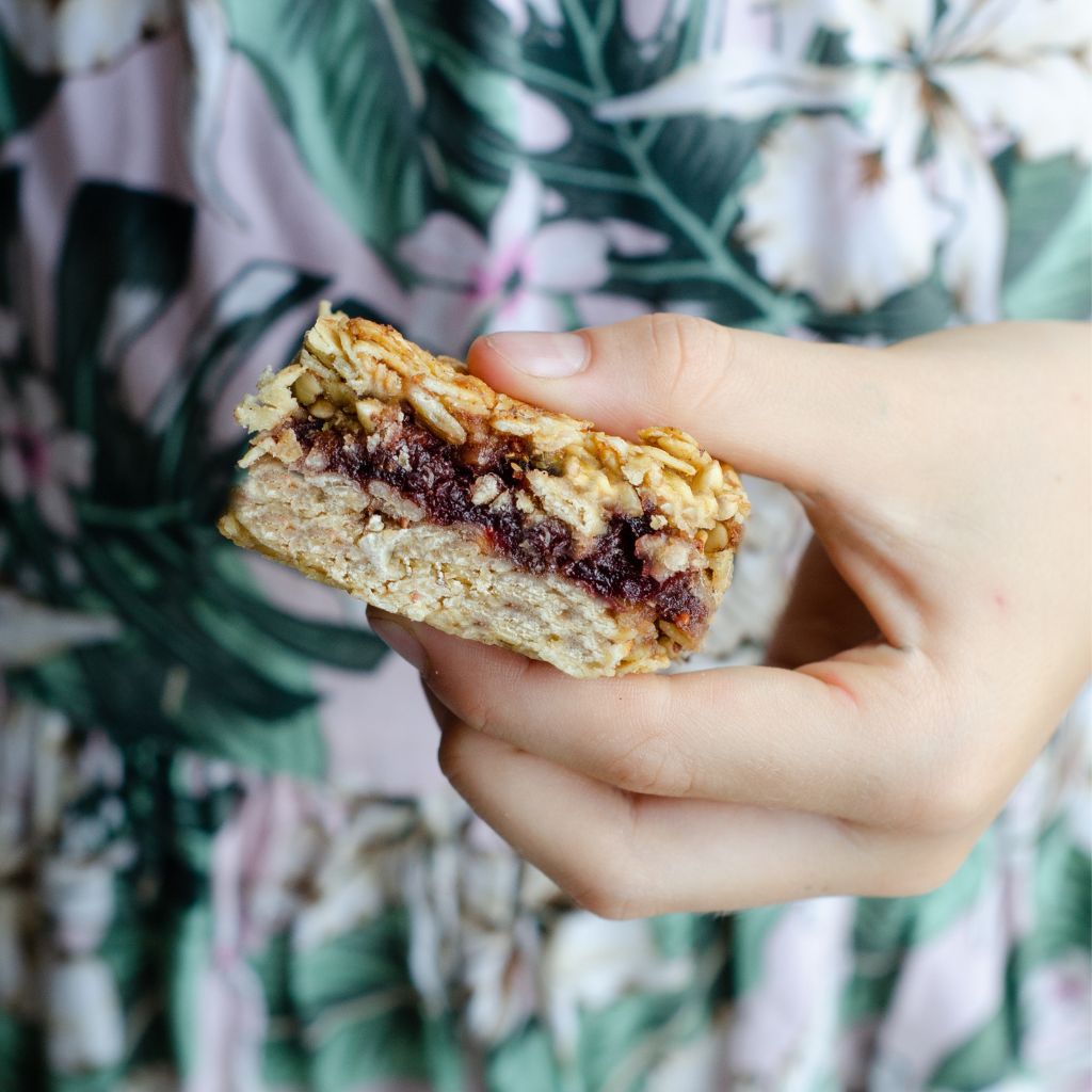 The Ultimate Time-Saver: Oaty Jam Bars for School Lunchboxes